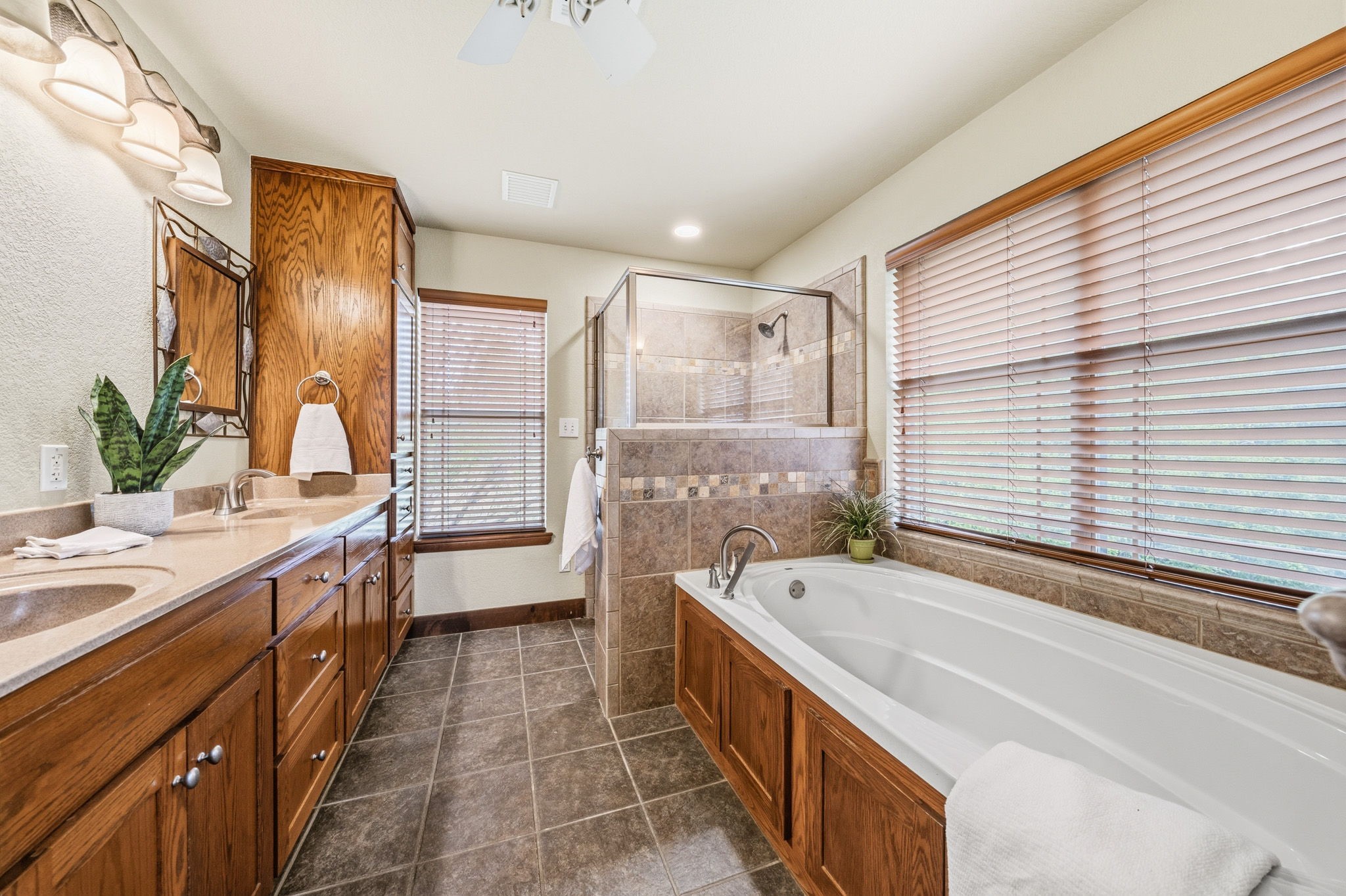 1341 F.m. 1947 Hillsboro TX 76645