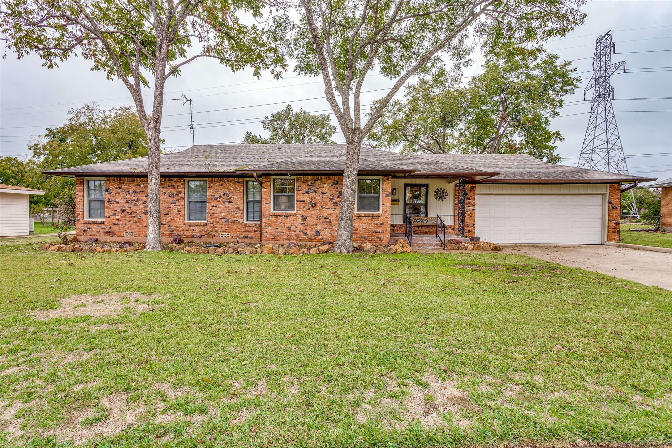 3621 London Lane Richland Hills TX 76118