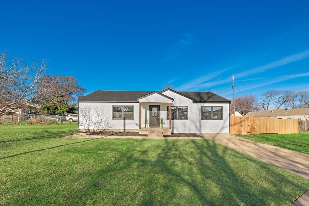 2505 Poinsettia Drive Dallas TX 75211