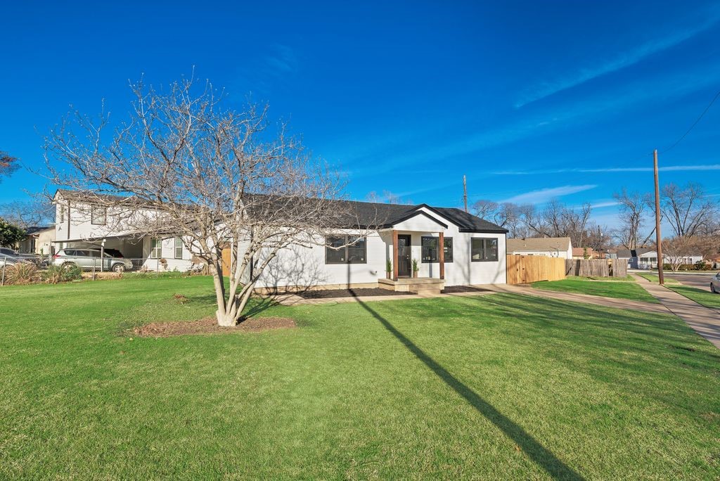 2505 Poinsettia Drive Dallas TX 75211