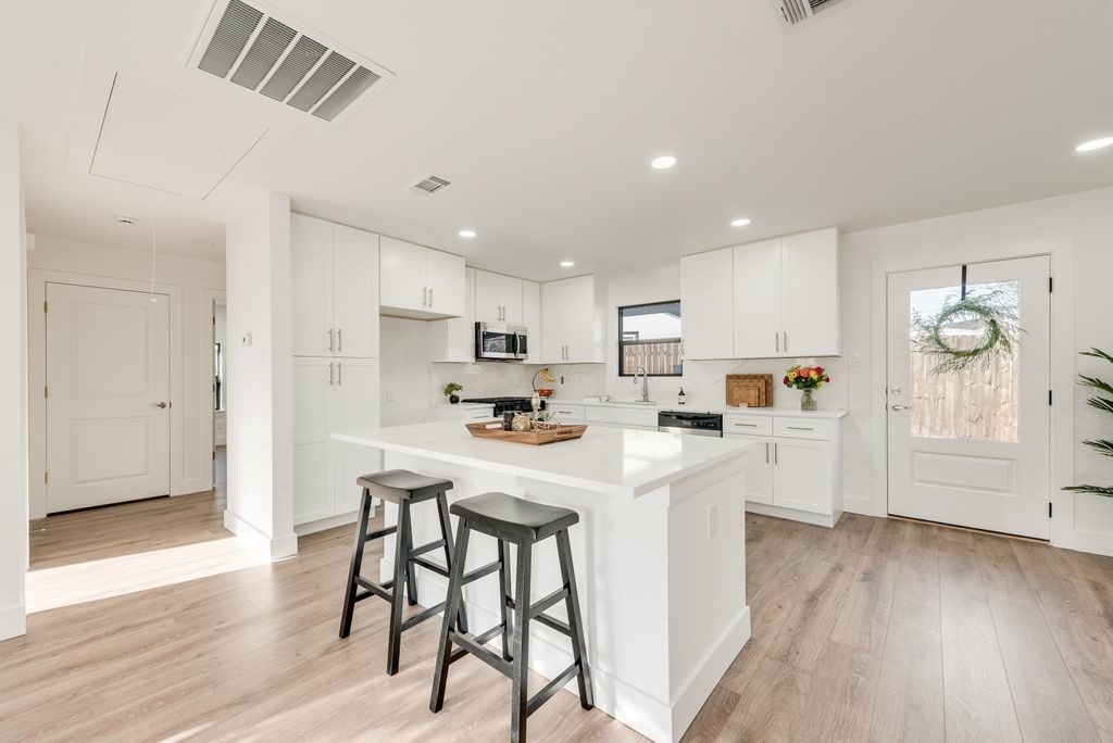 2505 Poinsettia Drive Dallas TX 75211
