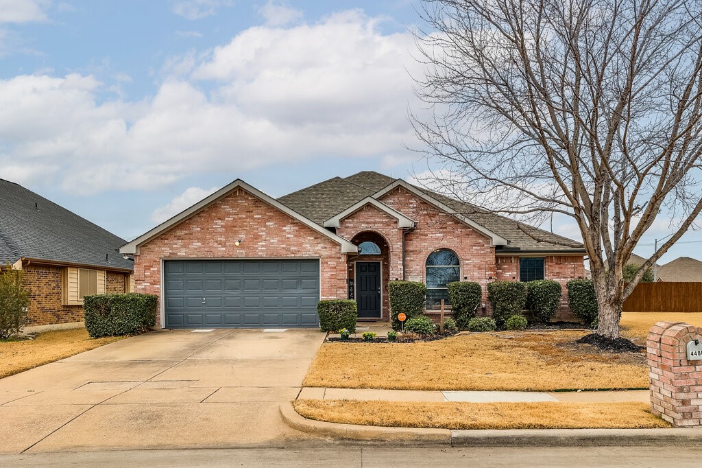 4400 Ashbury Lane Mansfield TX 76063