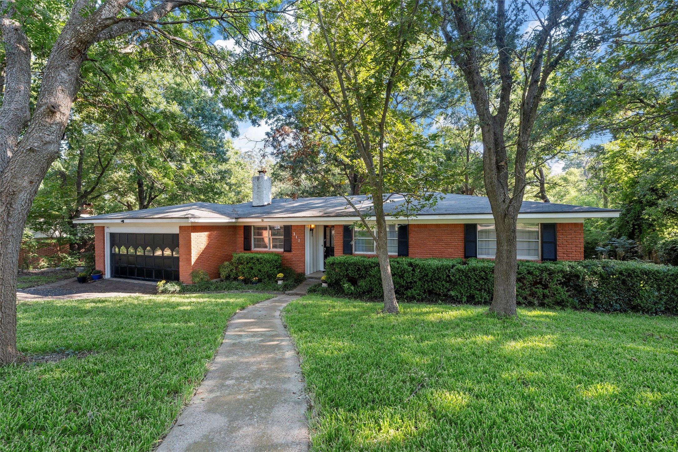 311 Sharron Drive Woodway TX 76712