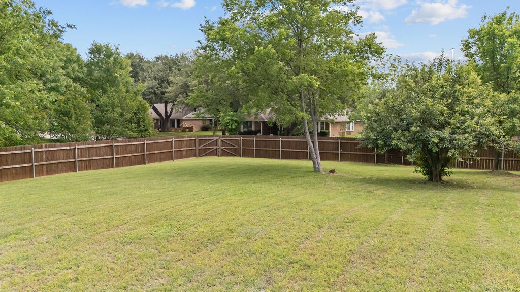 1602 Lancelot Circle Grand Prairie TX 75050
