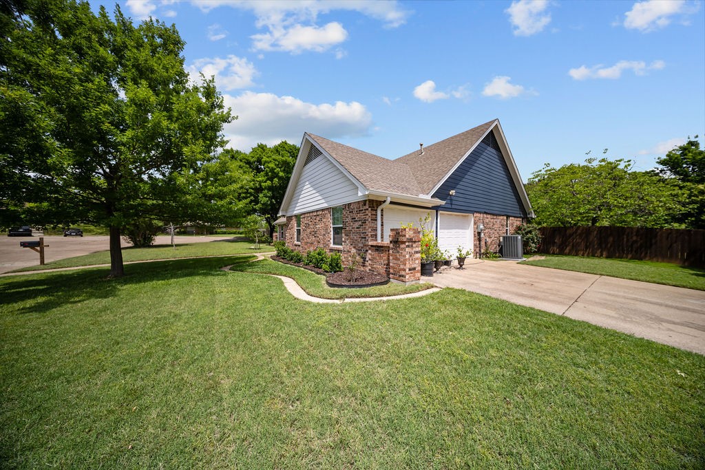 1602 Lancelot Circle Grand Prairie TX 75050