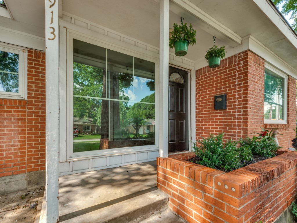 913 W Inwood Drive Arlington TX 76013