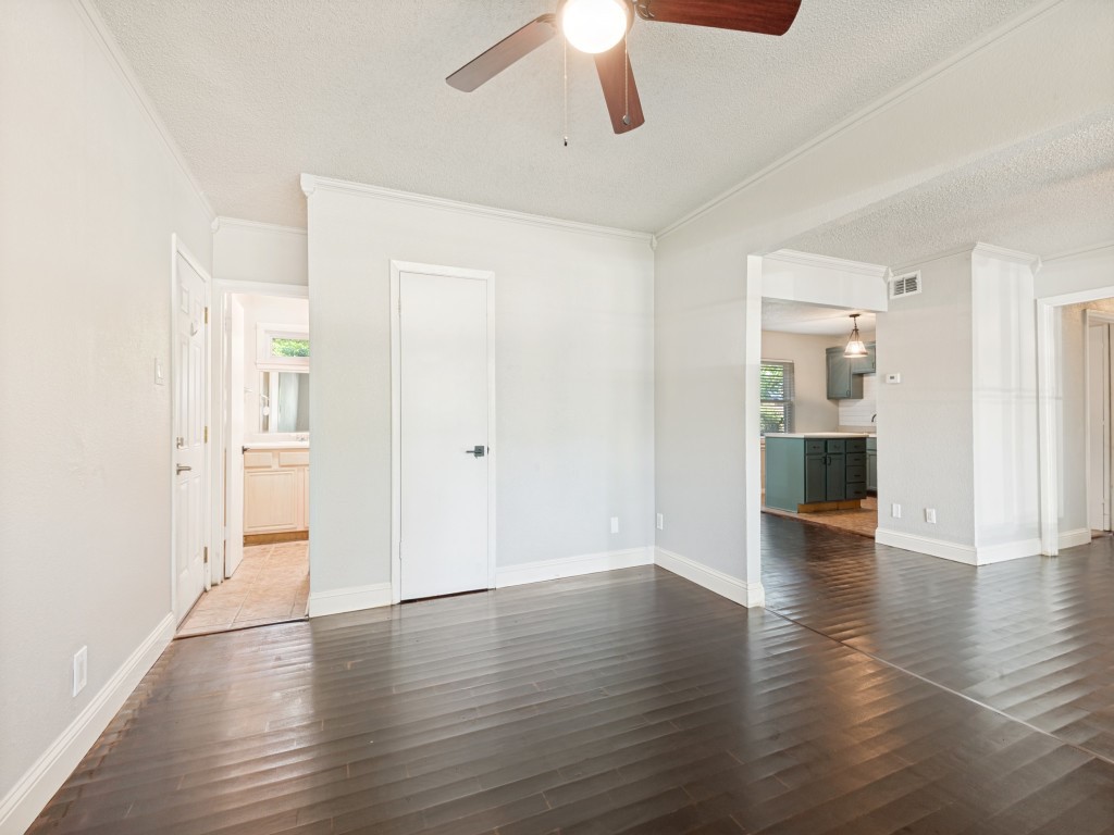 913 W Inwood Drive Arlington TX 76013