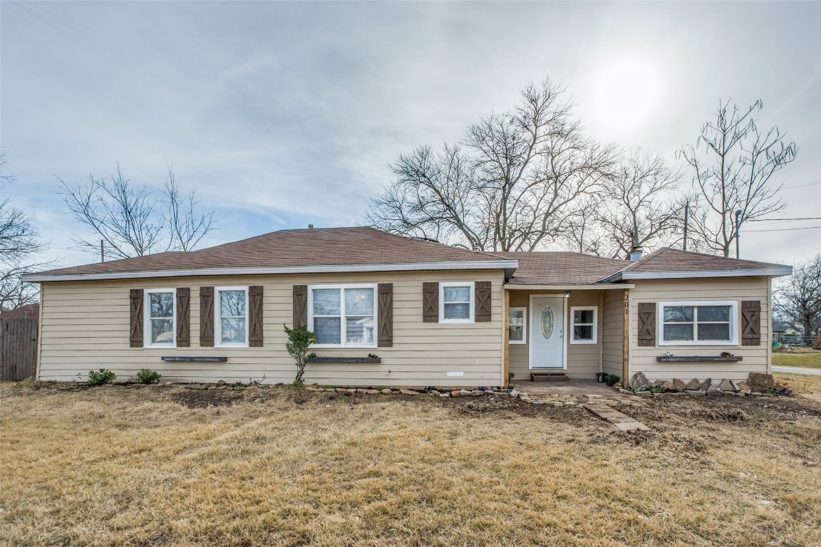 201 W Fowler Street Savoy TX 75479