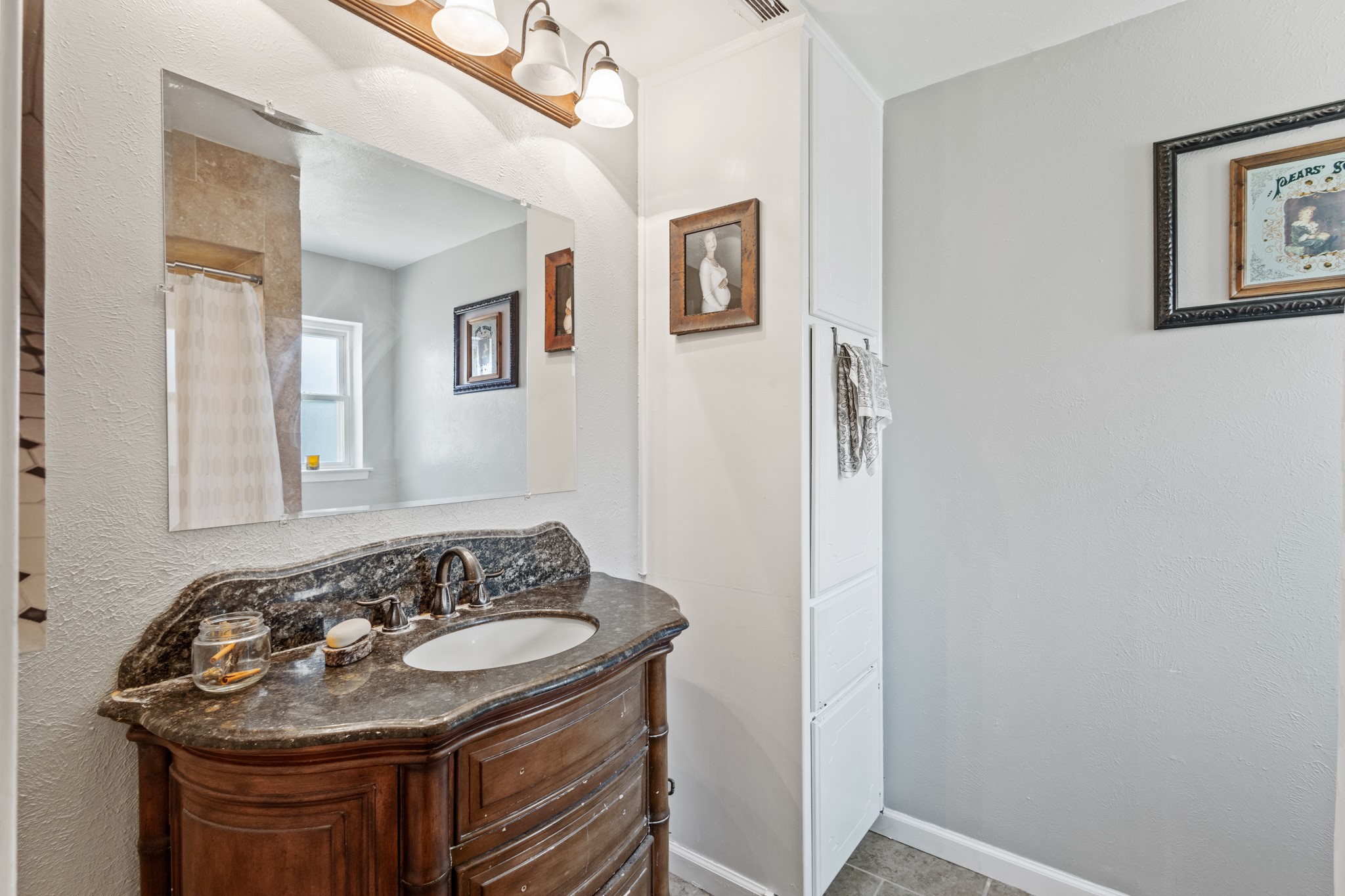 6533 Circleview Drive North Richland Hills TX 76180