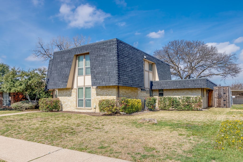 709 Royal Oaks Drive Garland TX 75040