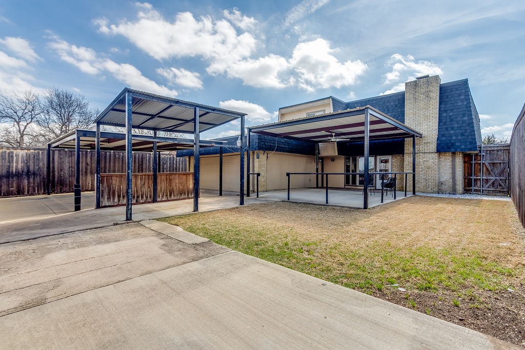 709 Royal Oaks Drive Garland TX 75040