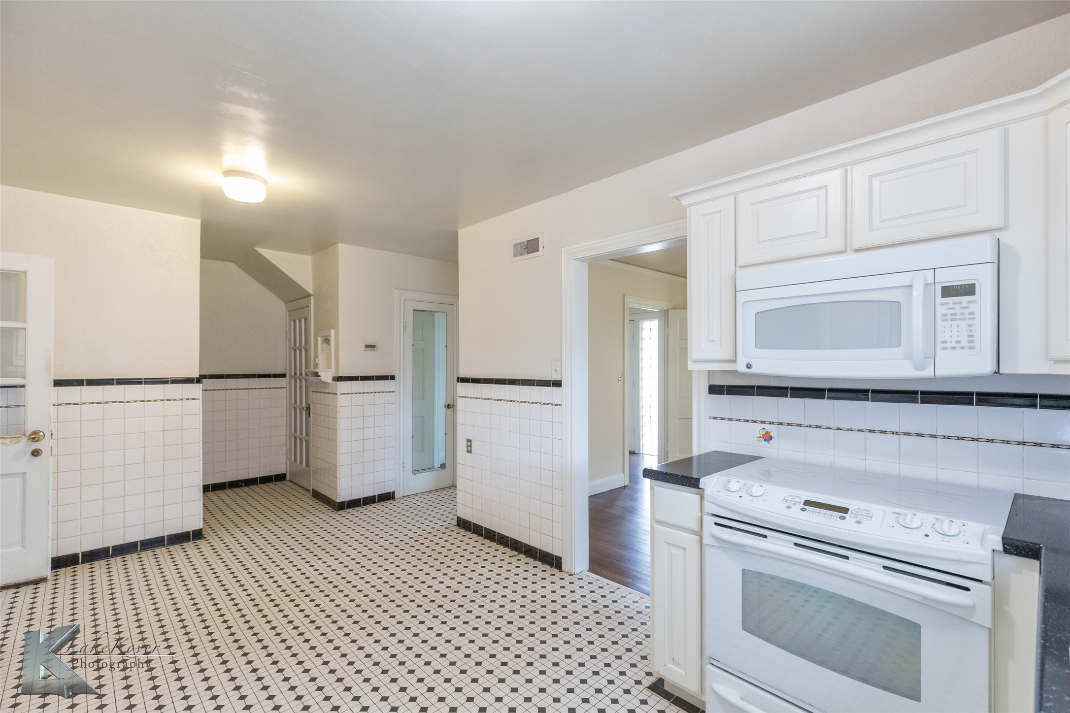 341 N 3rd Avenue Munday TX 76371