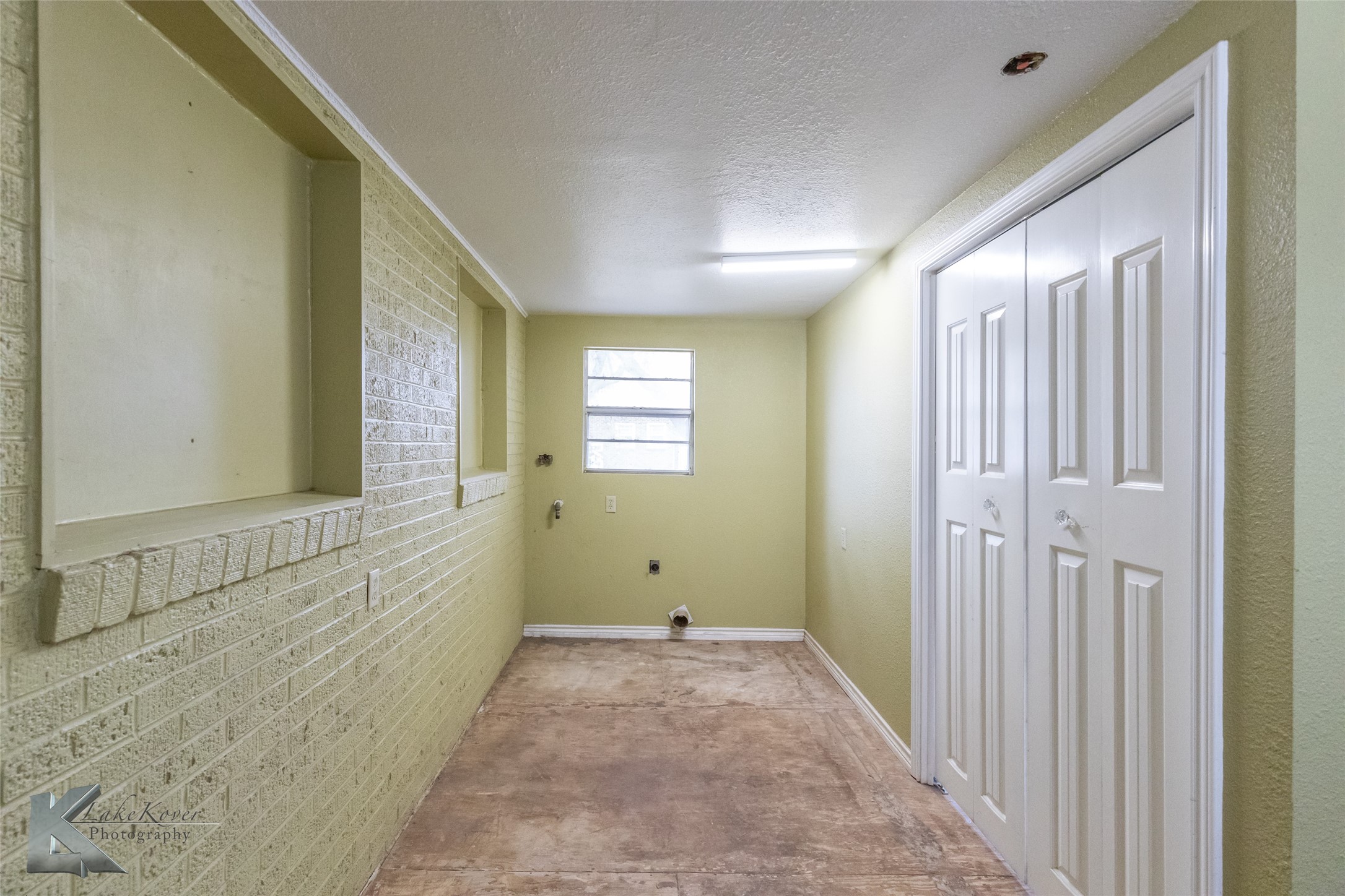 341 N 3rd Avenue Munday TX 76371