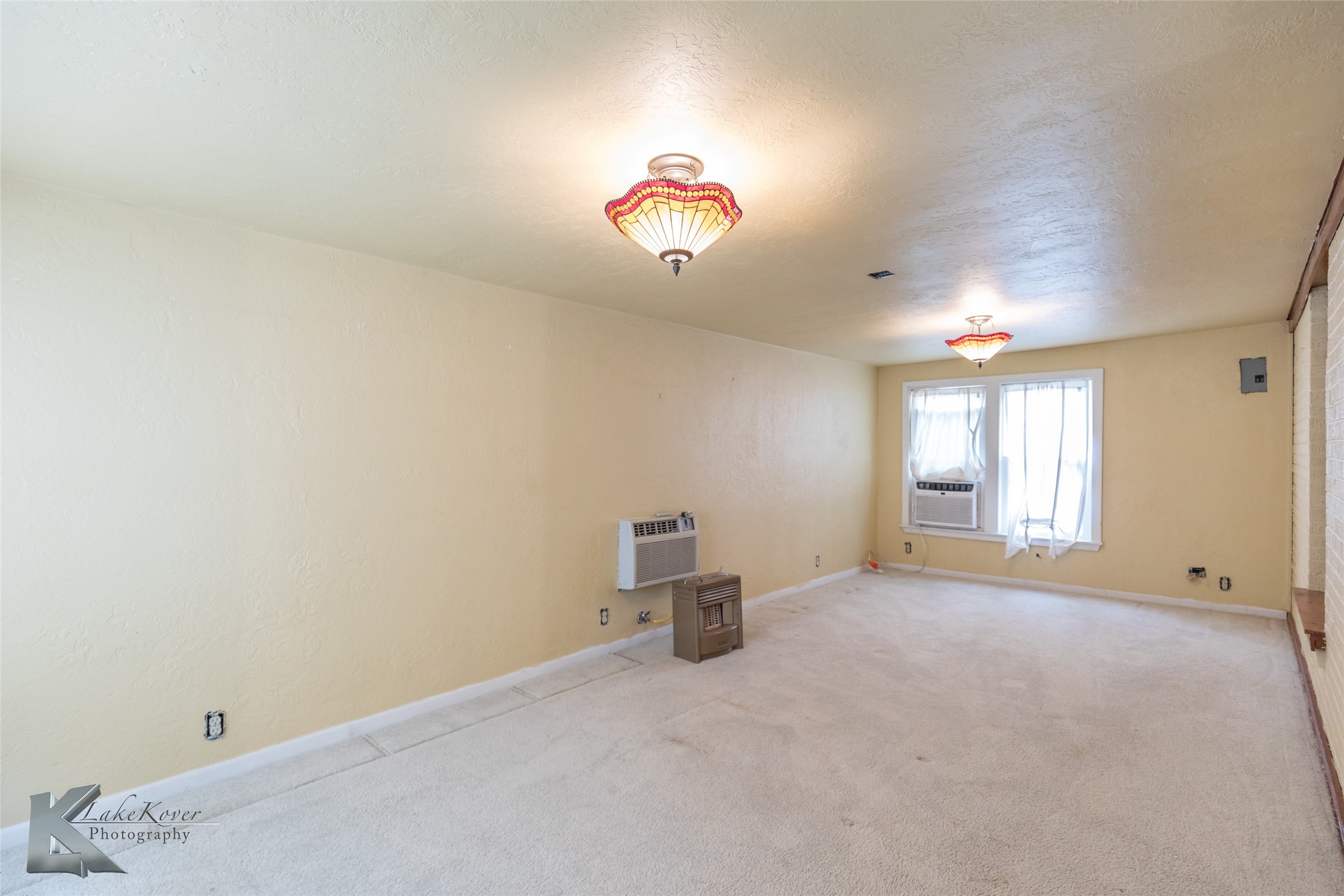 341 N 3rd Avenue Munday TX 76371