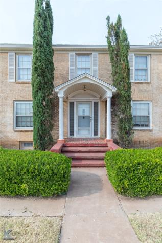 341 N 3rd Avenue Munday TX 76371