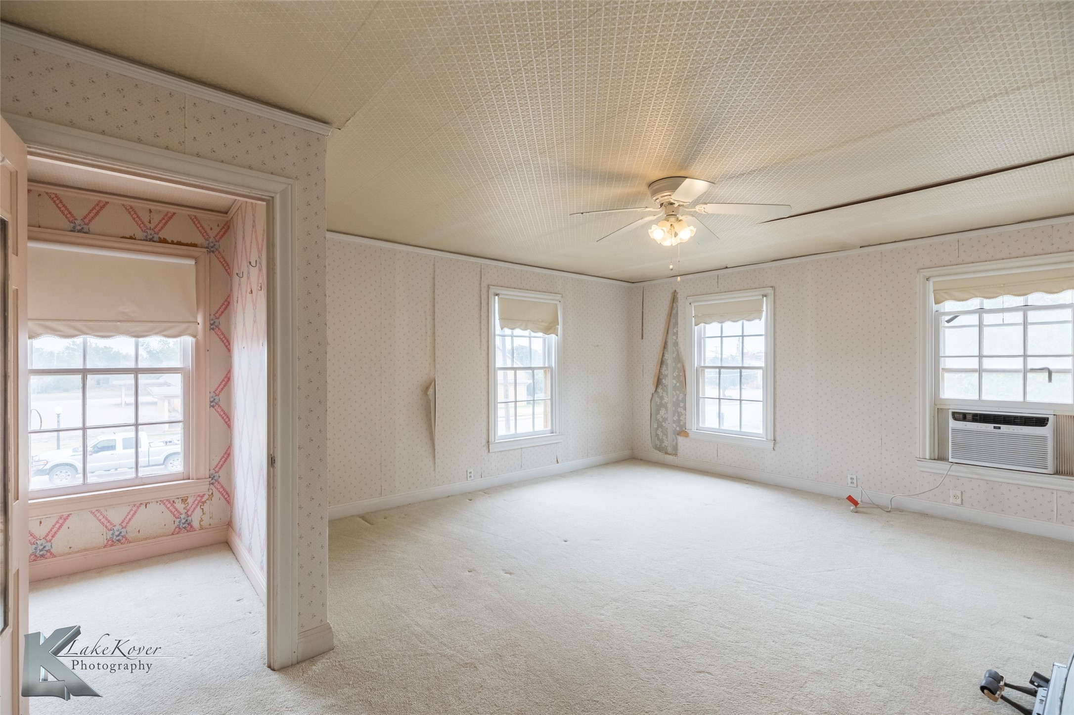 341 N 3rd Avenue Munday TX 76371