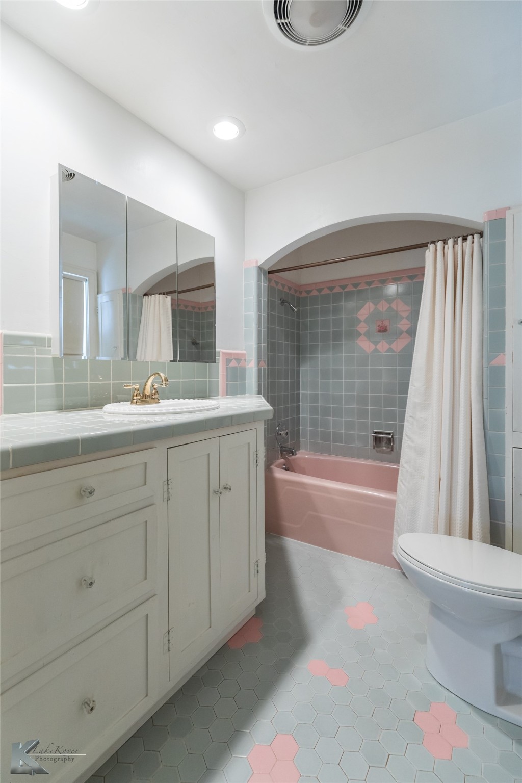 341 N 3rd Avenue Munday TX 76371