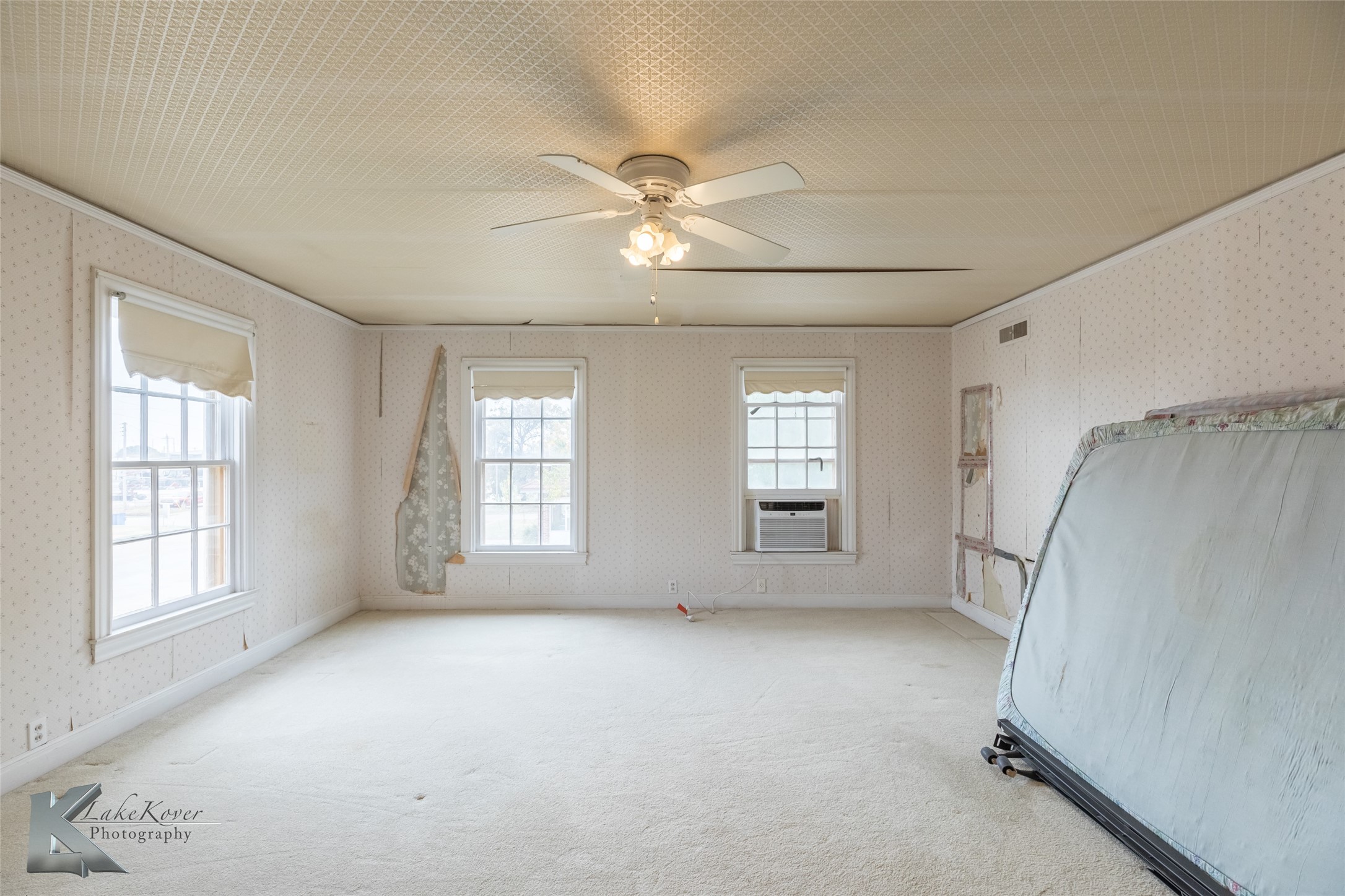 341 N 3rd Avenue Munday TX 76371
