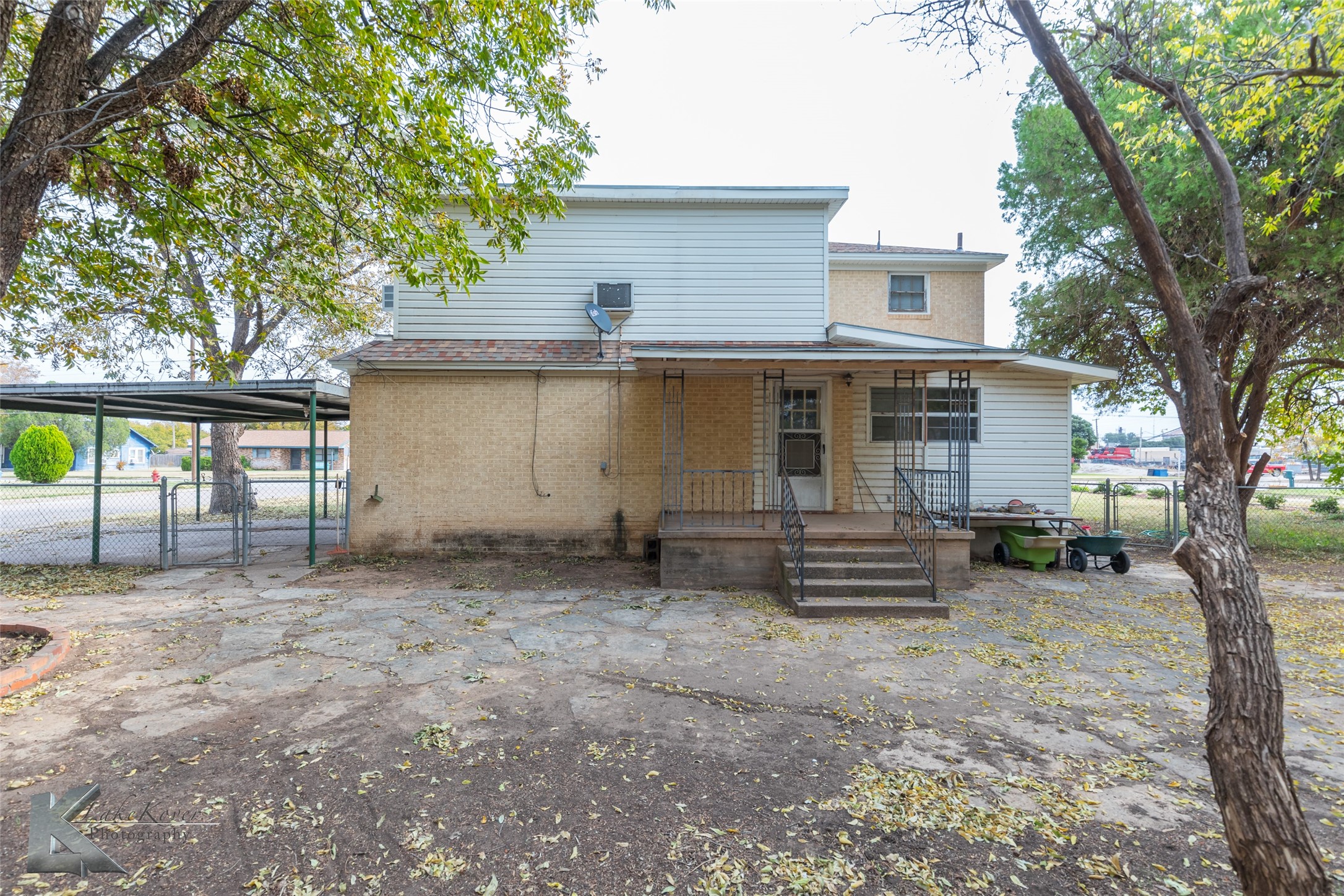 341 N 3rd Avenue Munday TX 76371