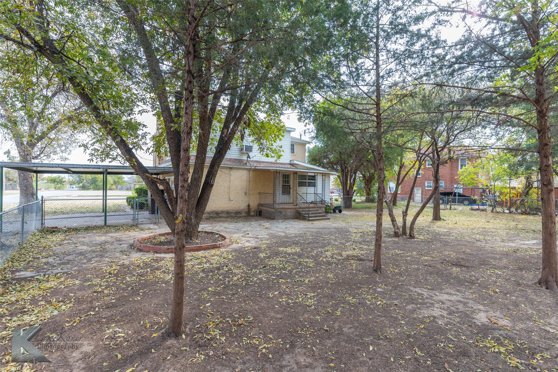 341 N 3rd Avenue Munday TX 76371