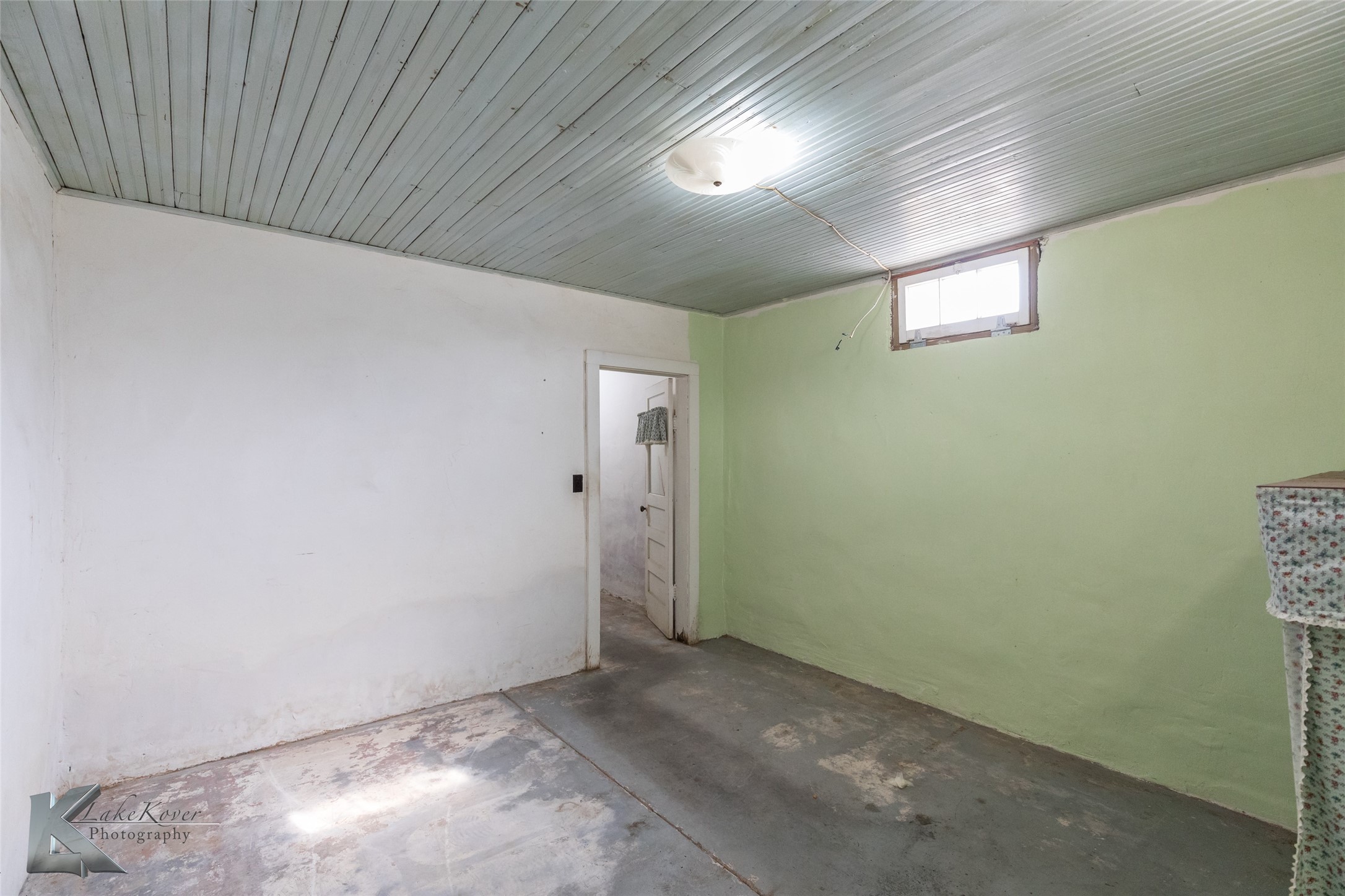 341 N 3rd Avenue Munday TX 76371