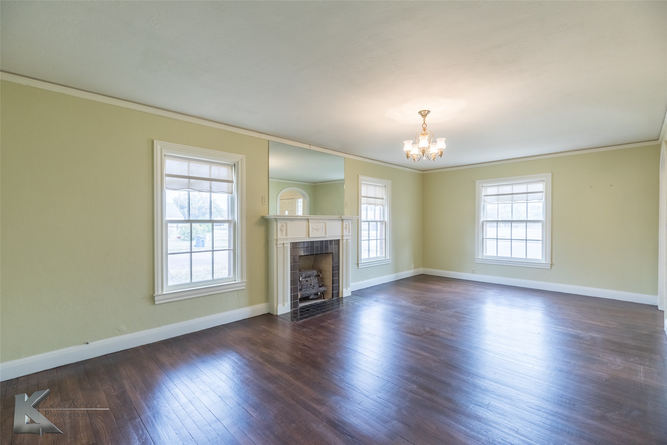 341 N 3rd Avenue Munday TX 76371