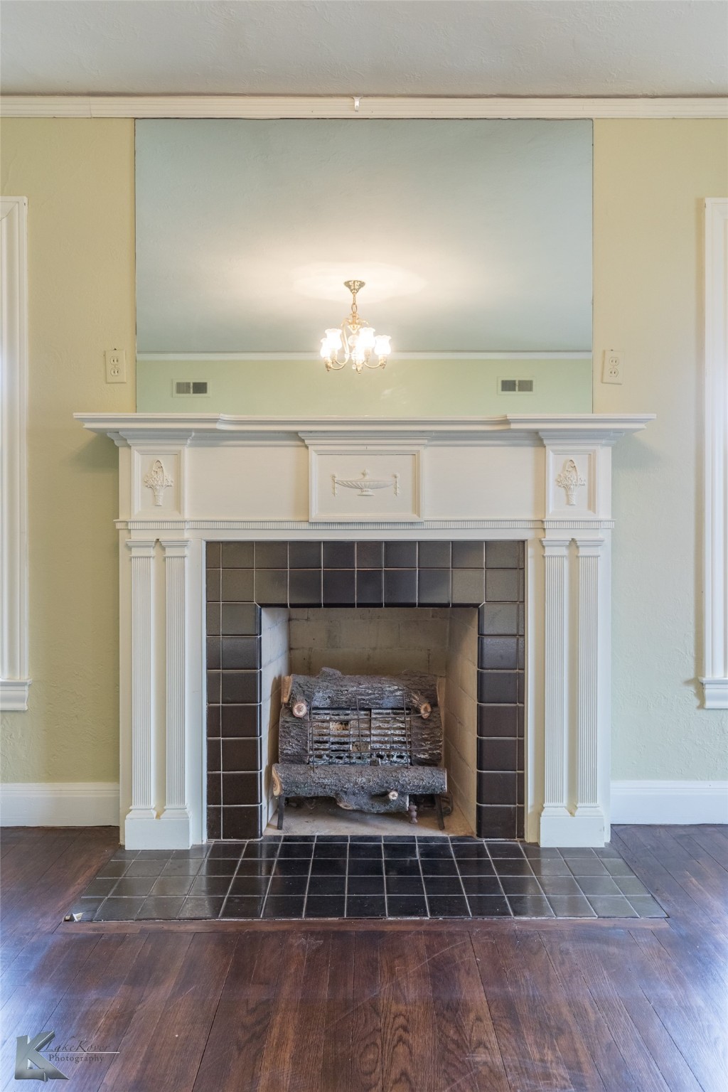 341 N 3rd Avenue Munday TX 76371