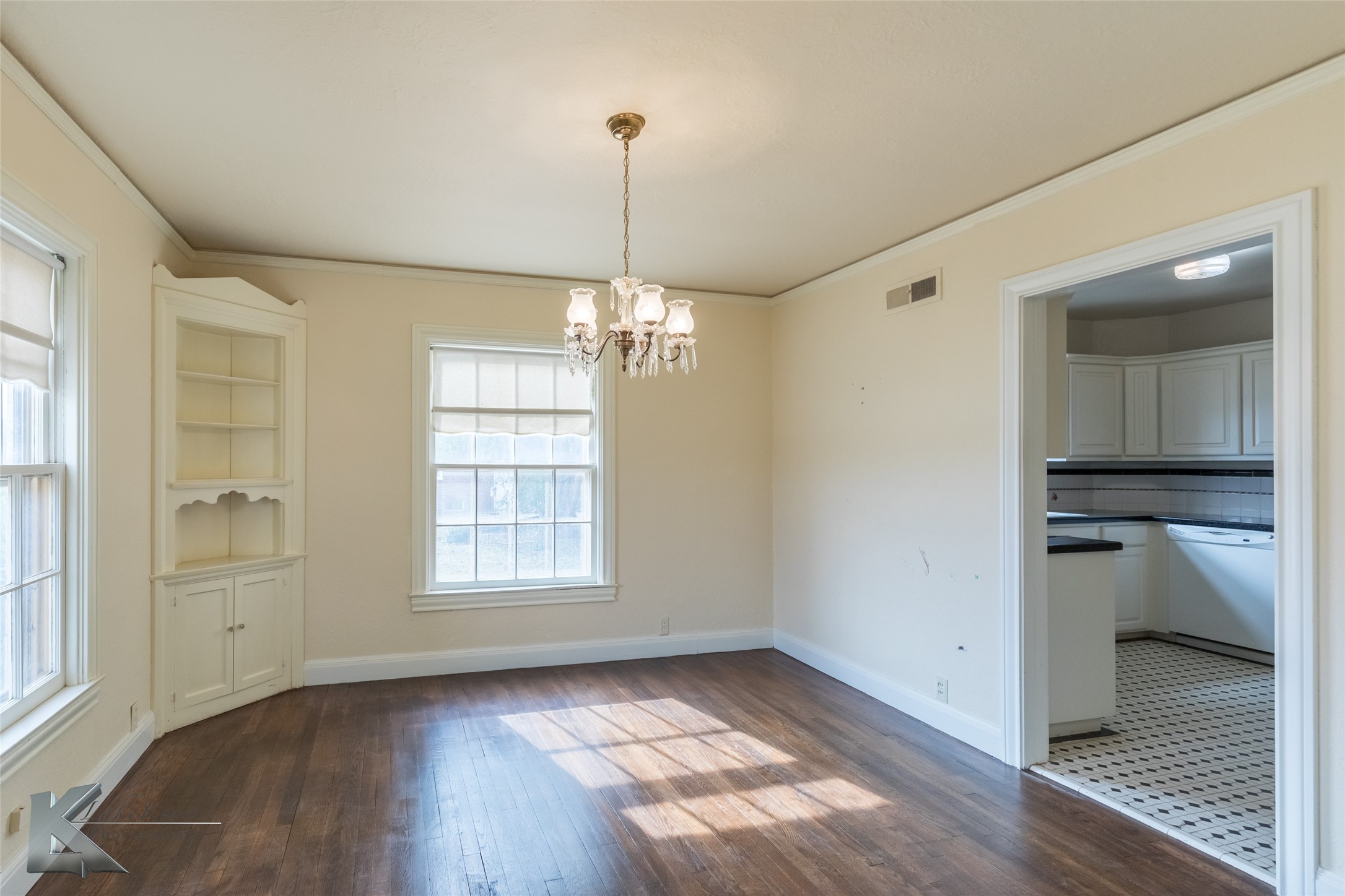 341 N 3rd Avenue Munday TX 76371
