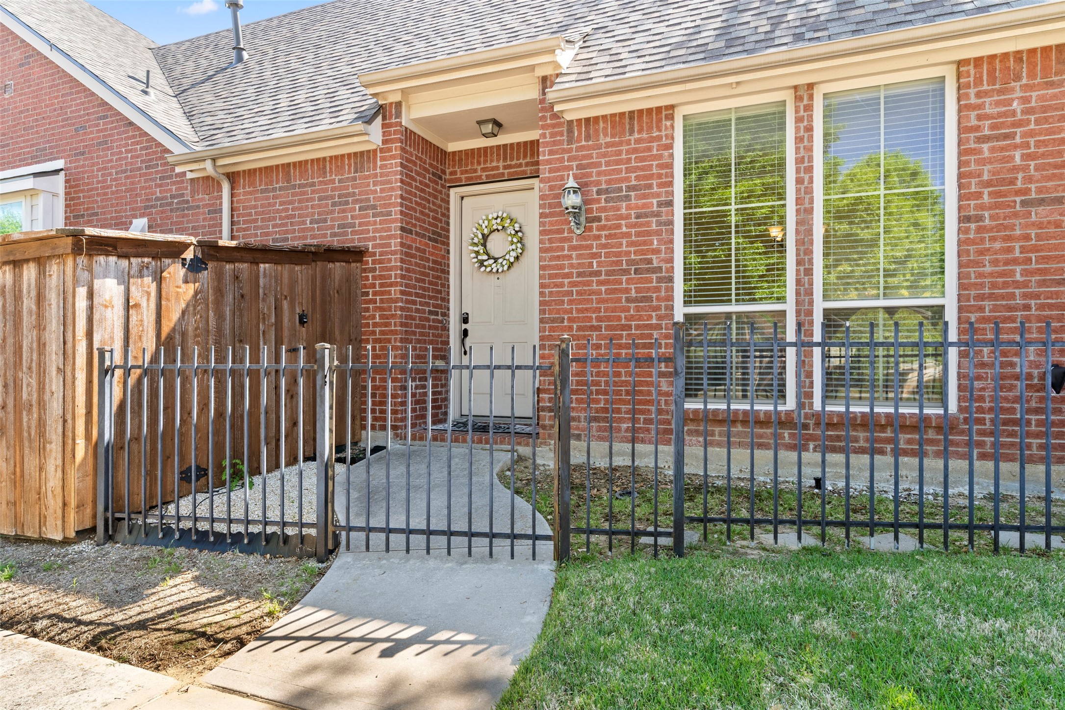 2476 Deer Run Lewisville TX 75067