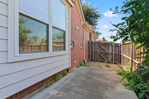 2476 Deer Run Lewisville TX 75067