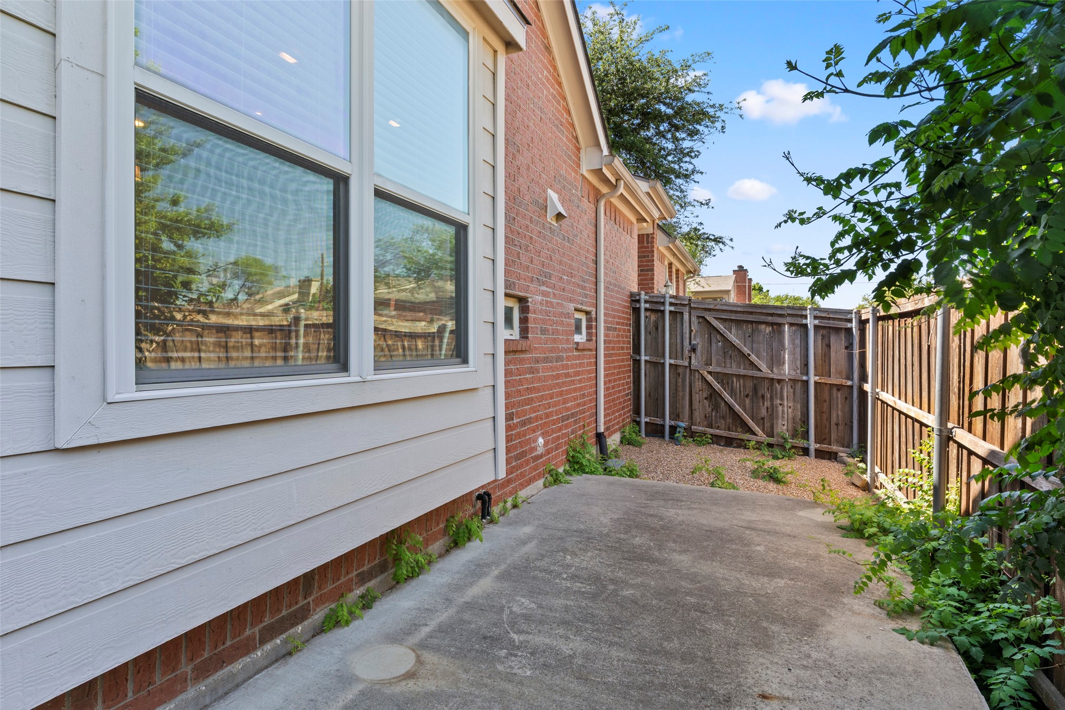 2476 Deer Run Lewisville TX 75067