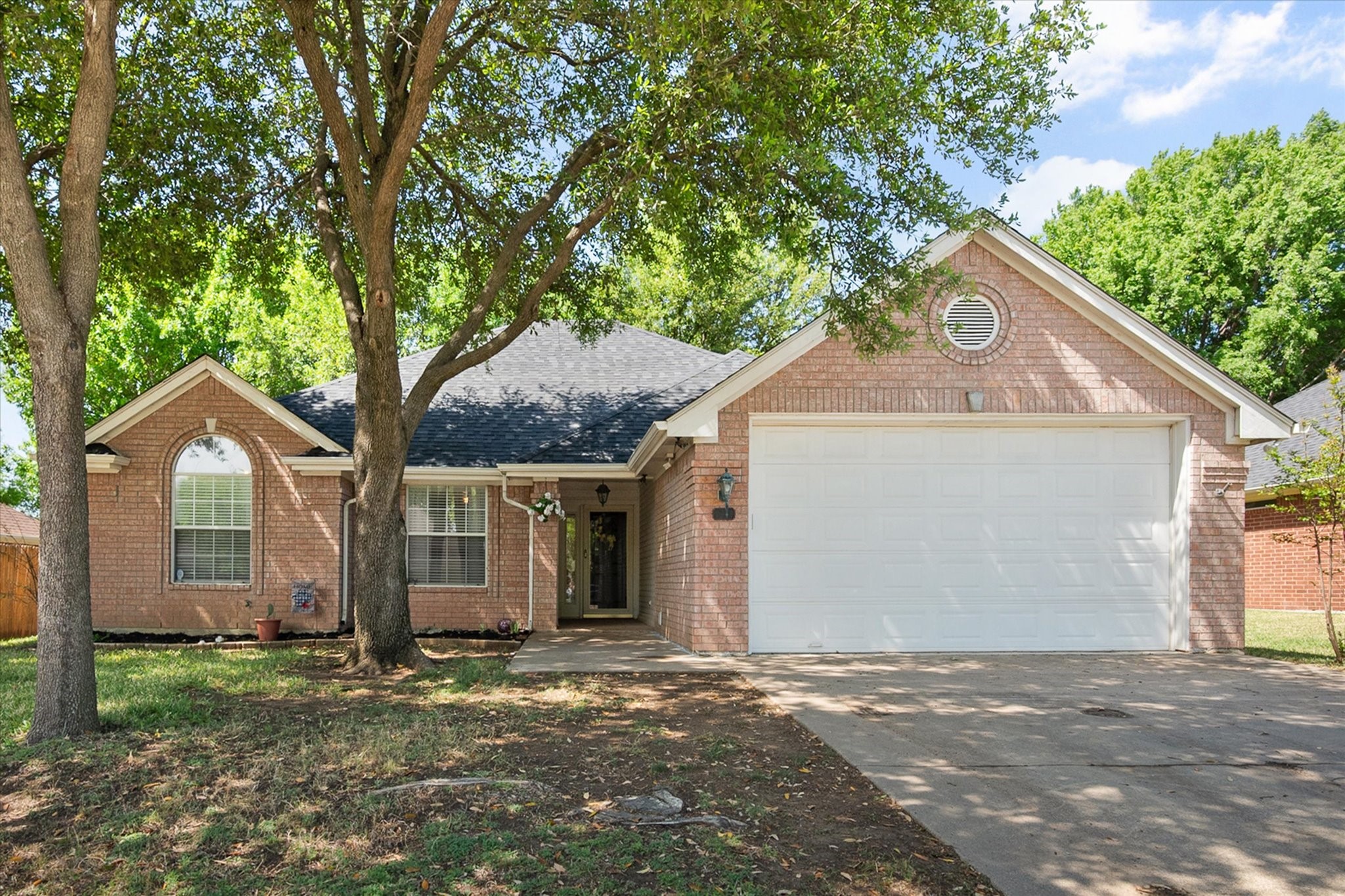 1221 Highcrest Drive Burleson TX 76028