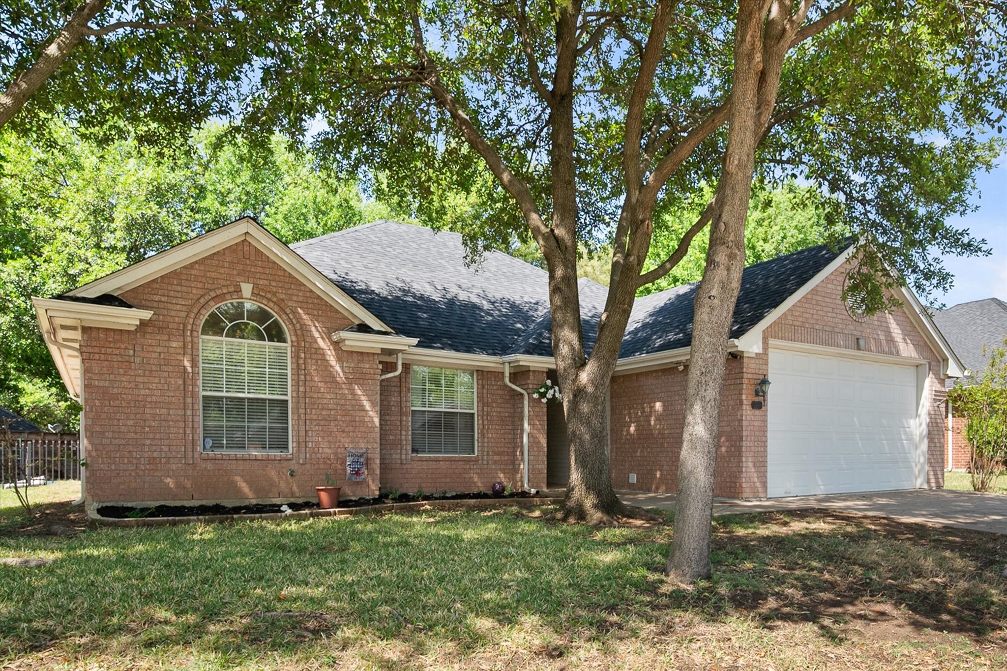 1221 Highcrest Drive Burleson TX 76028