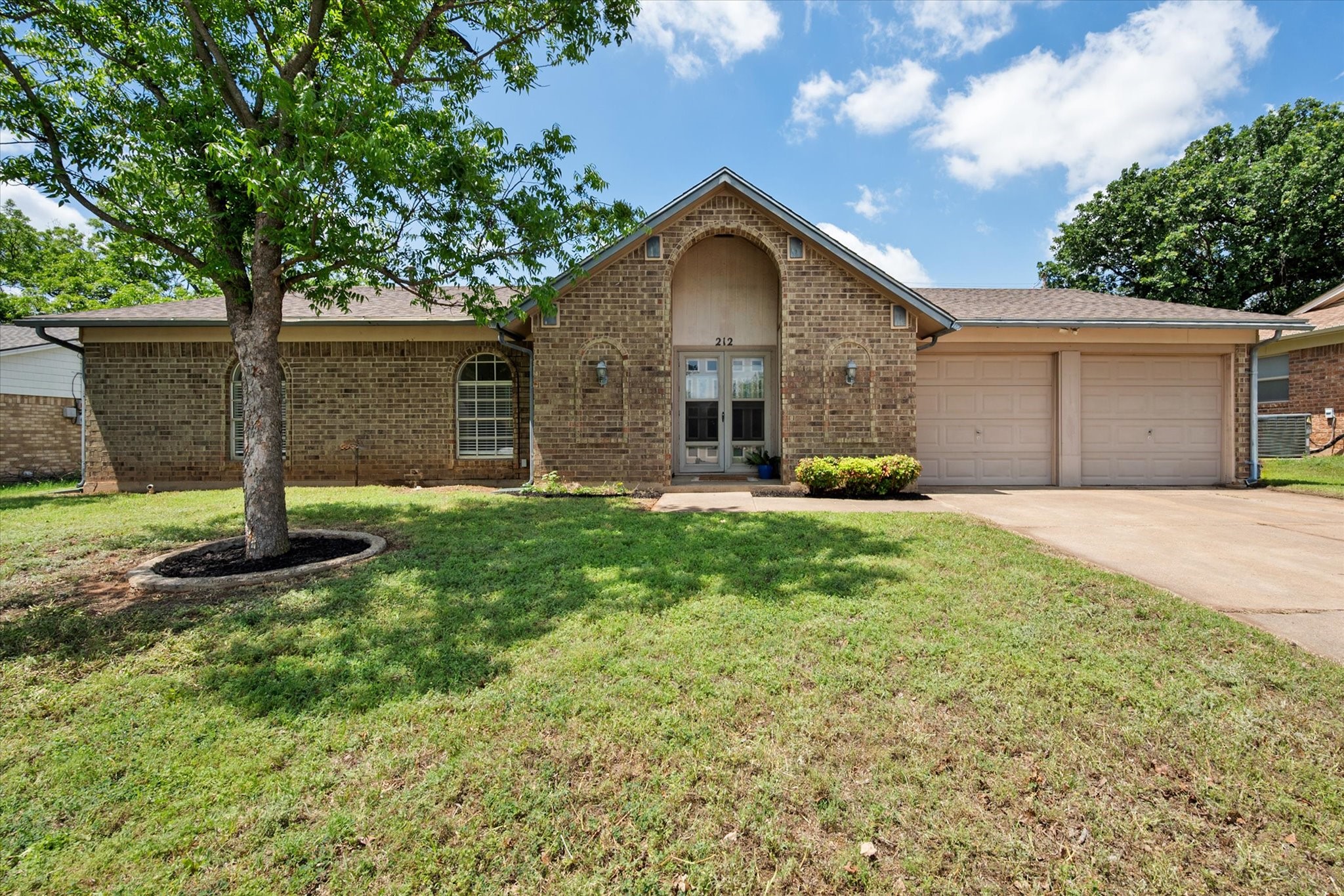 212 S Heights Drive Crowley TX 76036