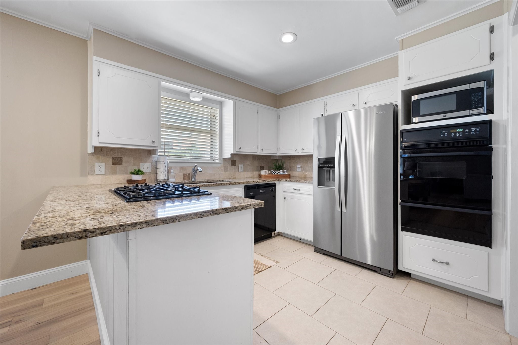 212 S Heights Drive Crowley TX 76036