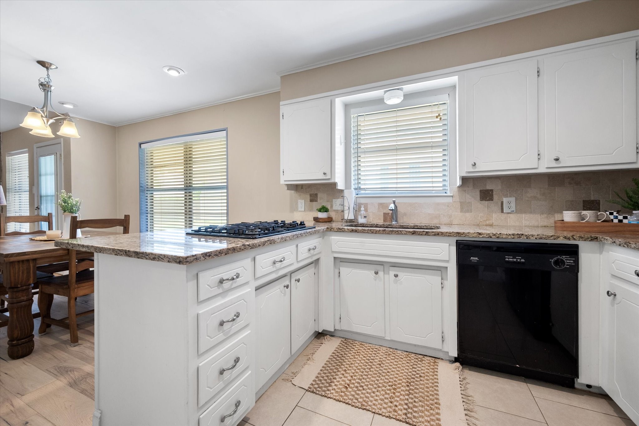212 S Heights Drive Crowley TX 76036