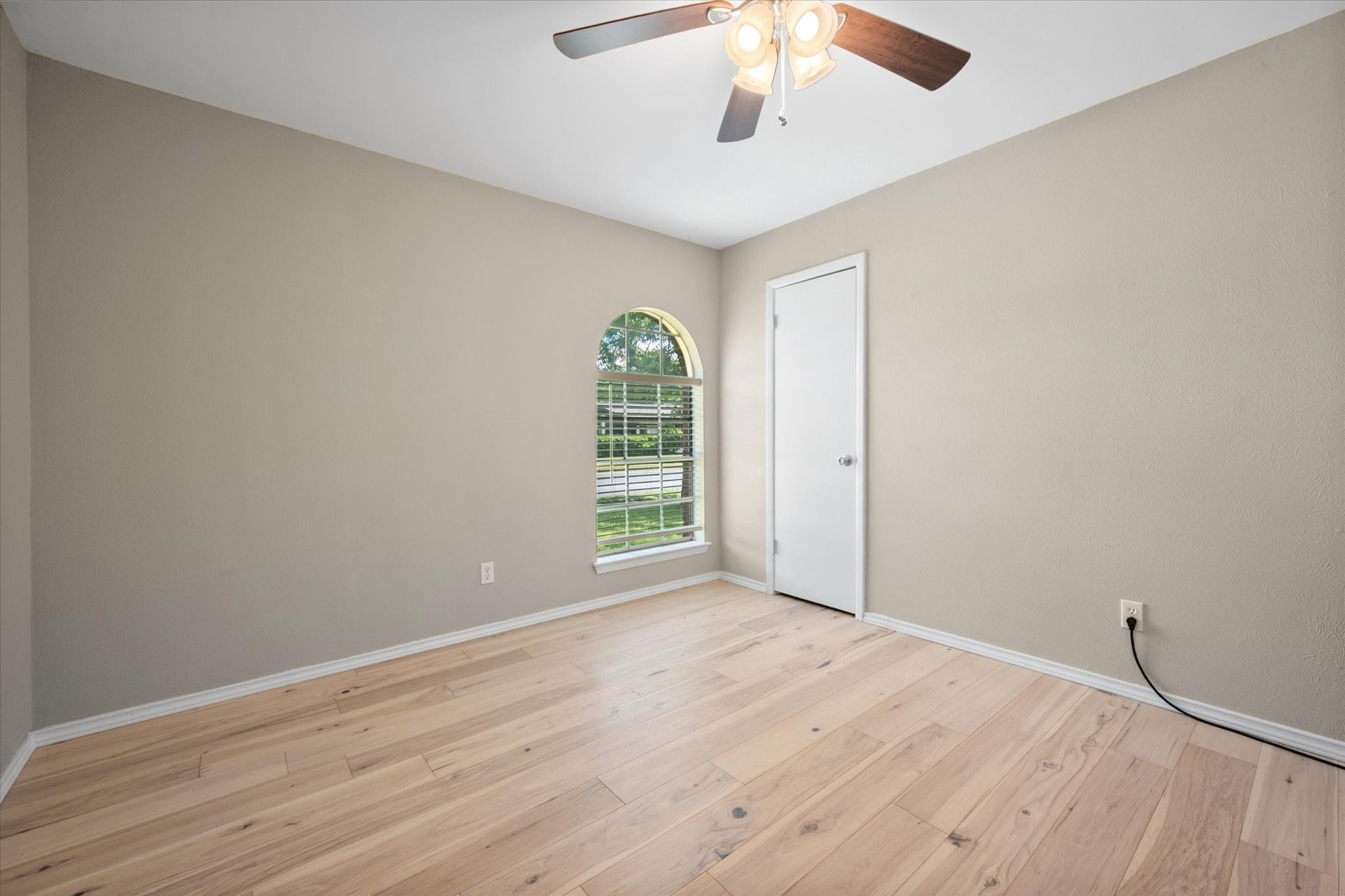 212 S Heights Drive Crowley TX 76036