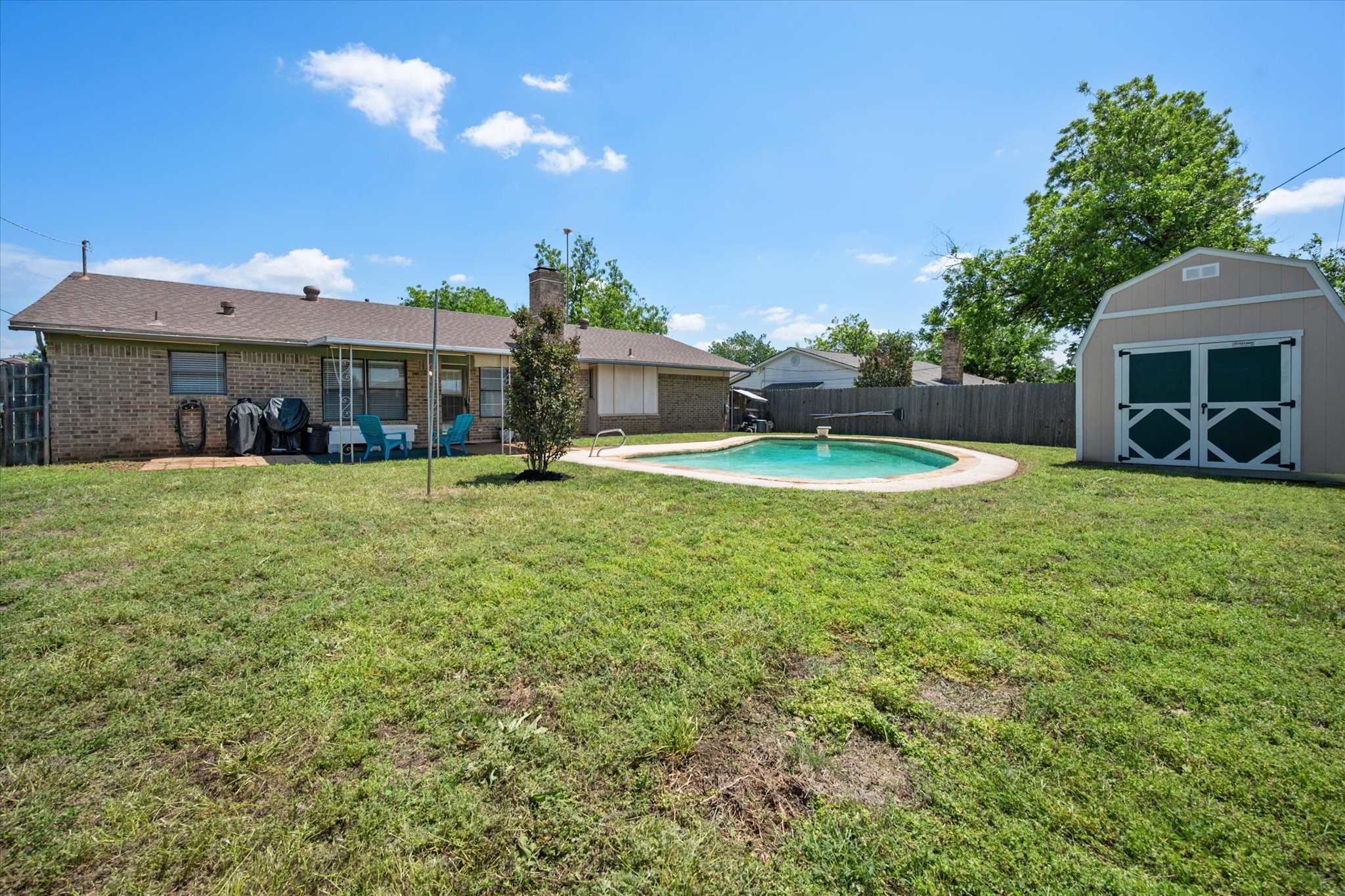 212 S Heights Drive Crowley TX 76036