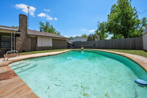 212 S Heights Drive Crowley TX 76036