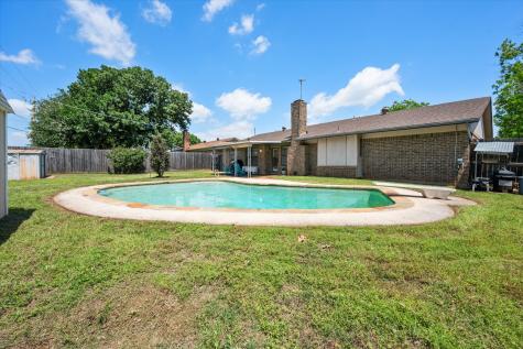 212 S Heights Drive Crowley TX 76036