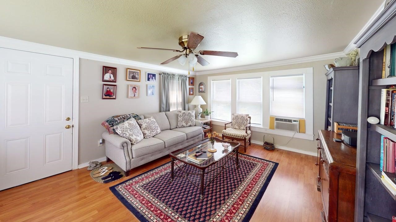 1701 S High Brady TX 76825