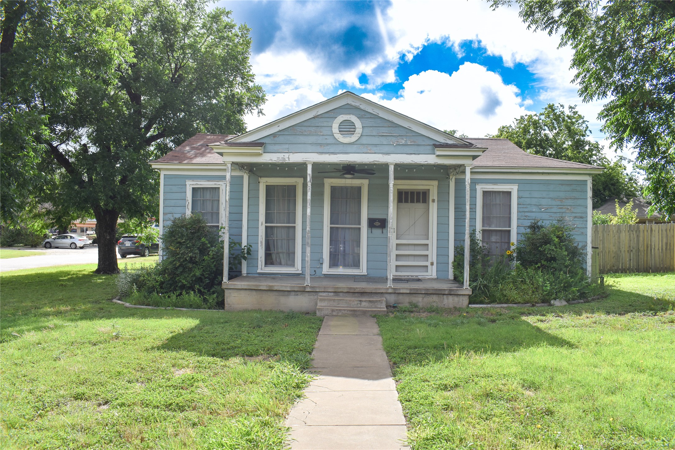 1701 S High Brady TX 76825