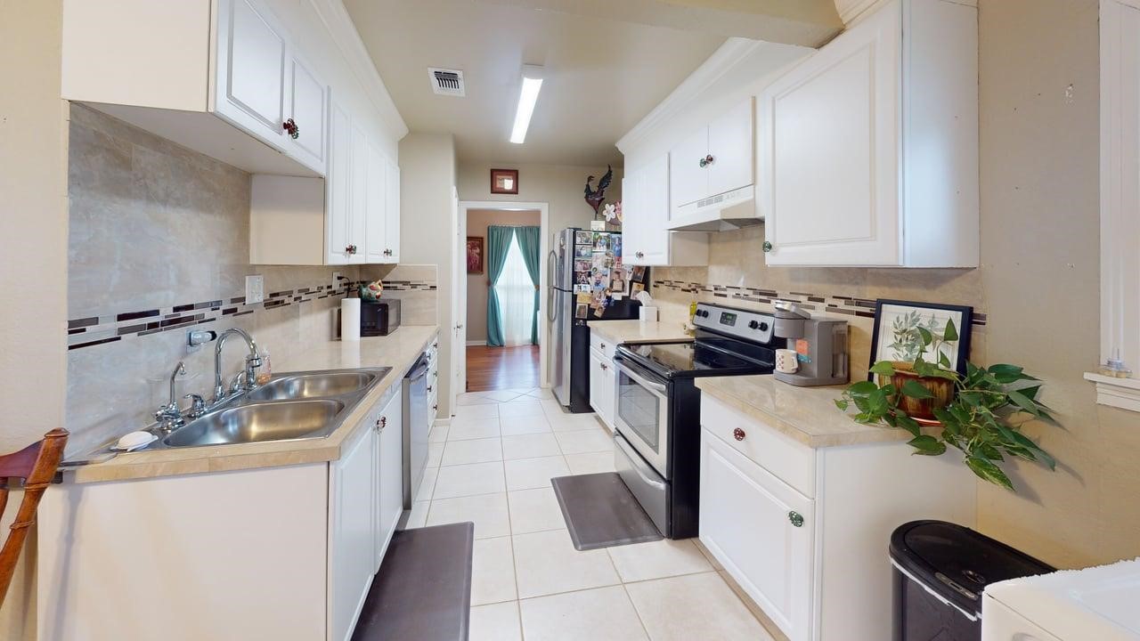1701 S High Brady TX 76825