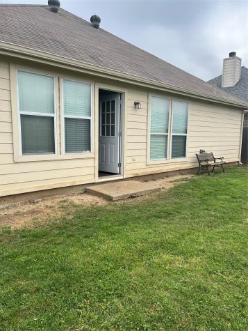 1113 Manhassett Court Fort Worth TX 76140