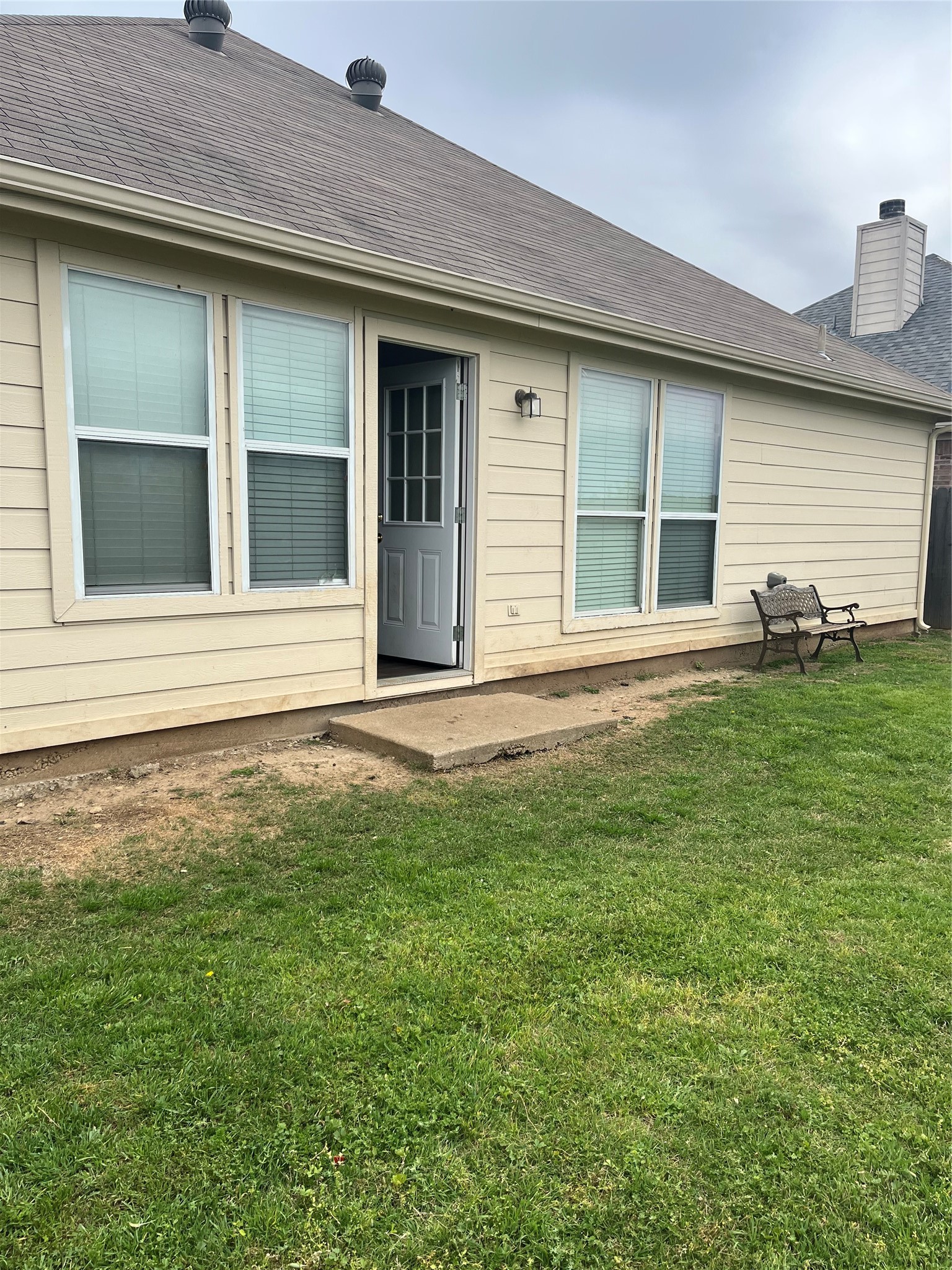 1113 Manhassett Court Fort Worth TX 76140
