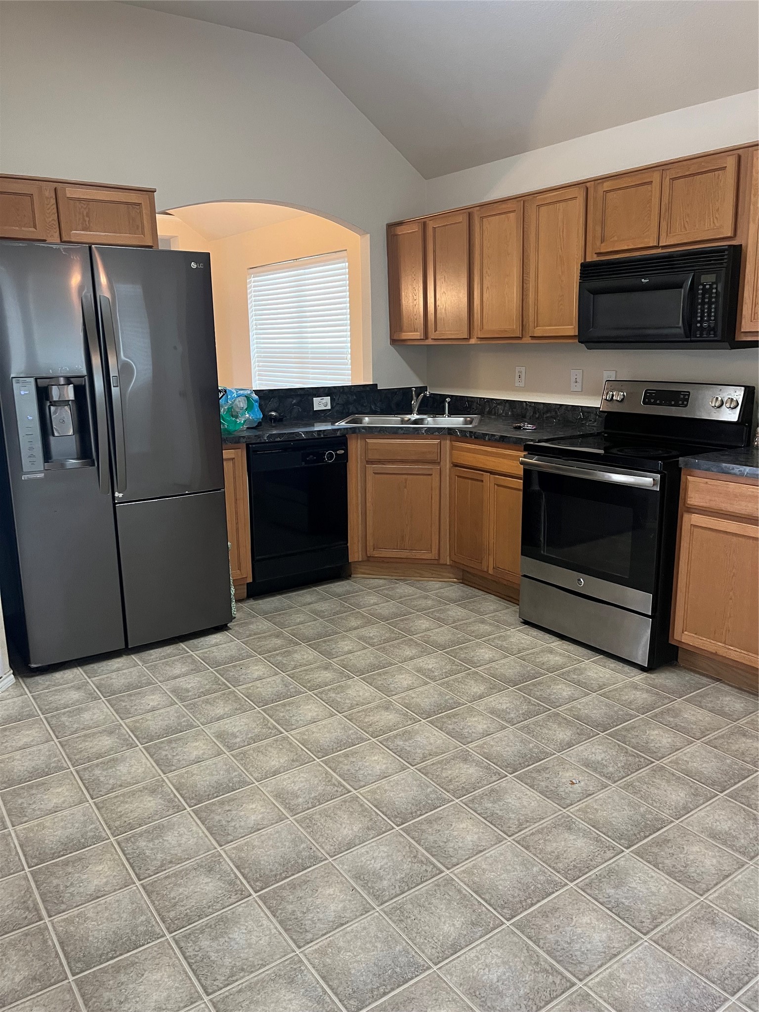 1113 Manhassett Court Fort Worth TX 76140