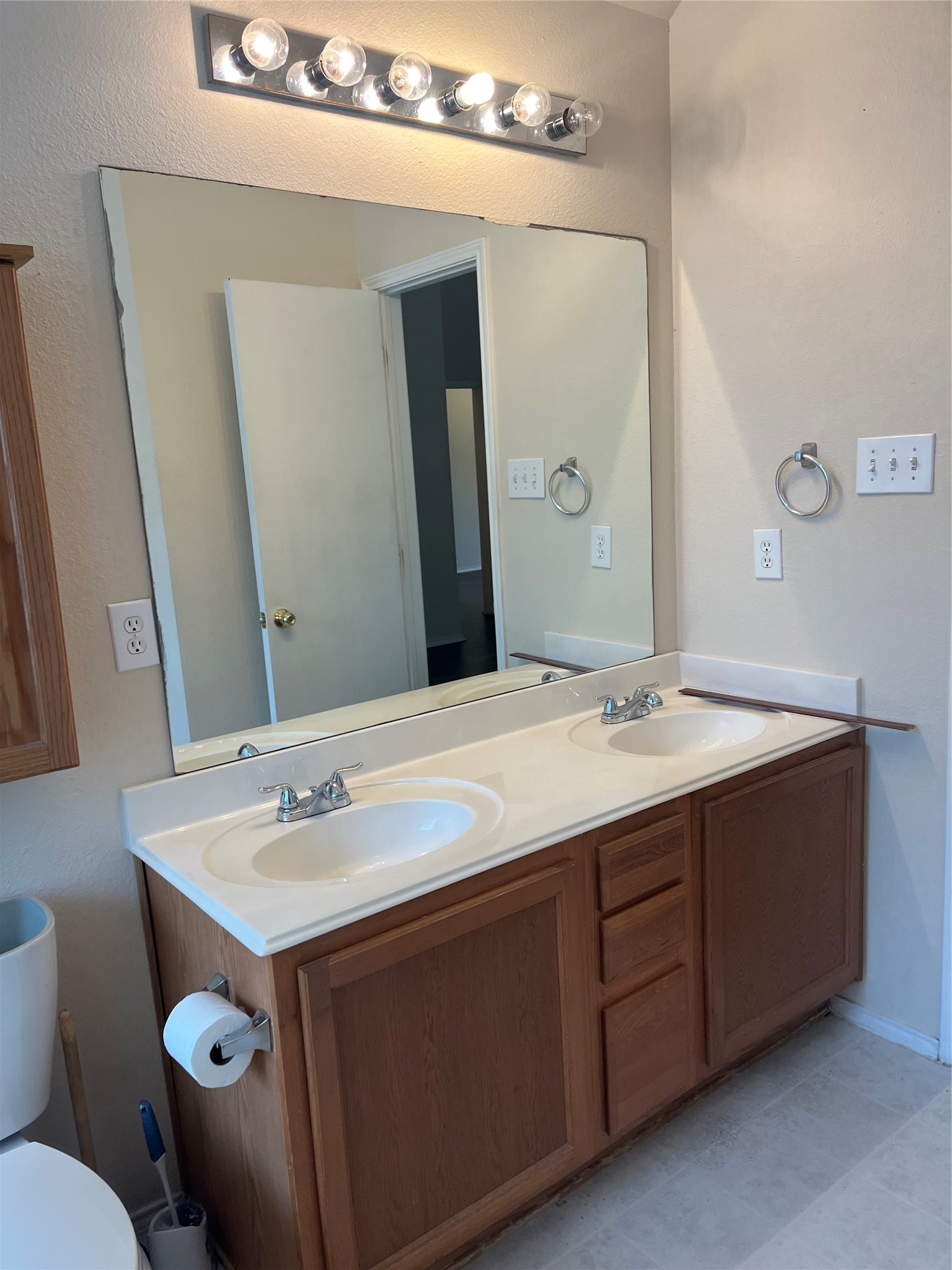 1113 Manhassett Court Fort Worth TX 76140