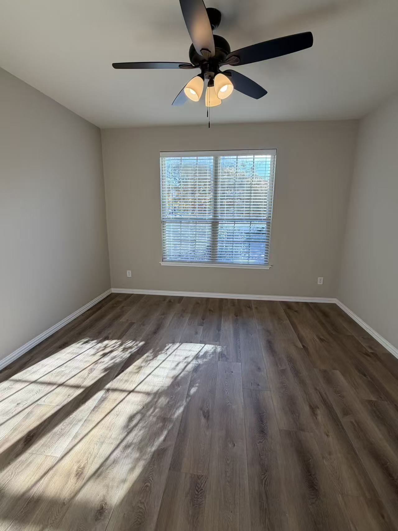 725 Hartsfield Aubrey TX 76227