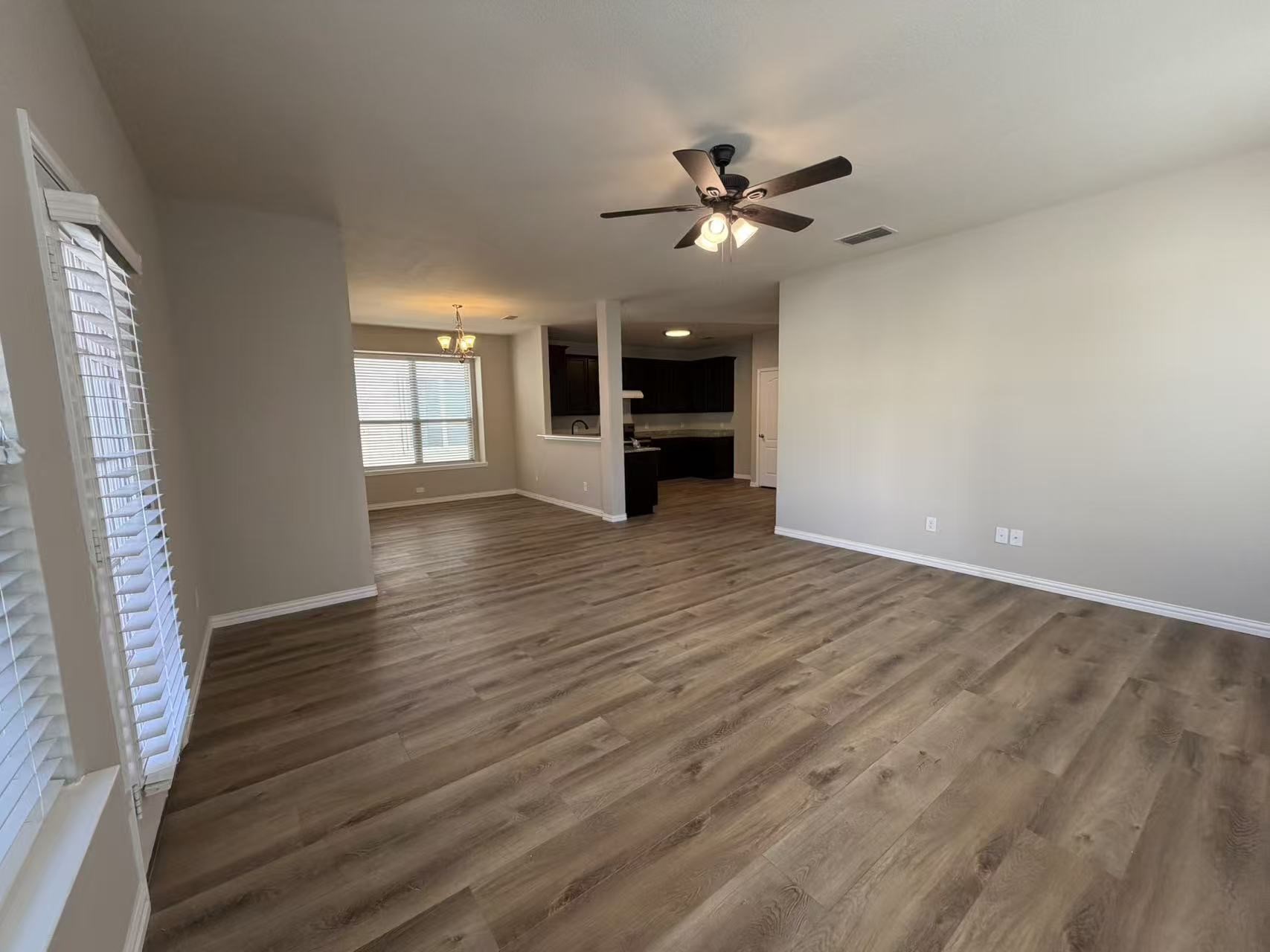 725 Hartsfield Aubrey TX 76227