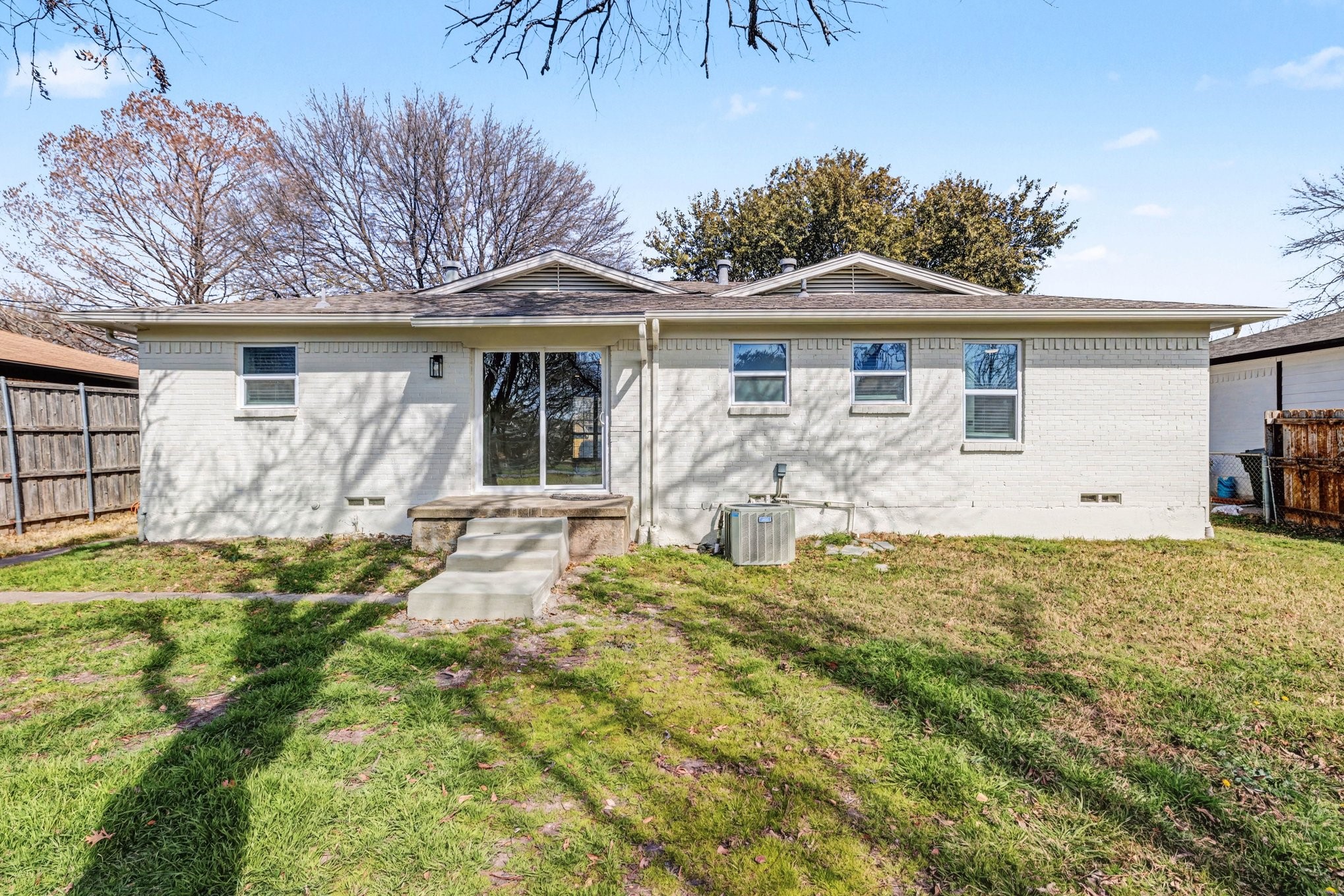 1010 Noble Avenue Carrollton TX 75006